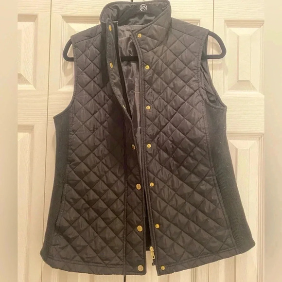 Cynthia Rowley Women’s Quilted Black Zip/Snap Front Vest Pockets EUC Size Medium - Picture 2 of 6